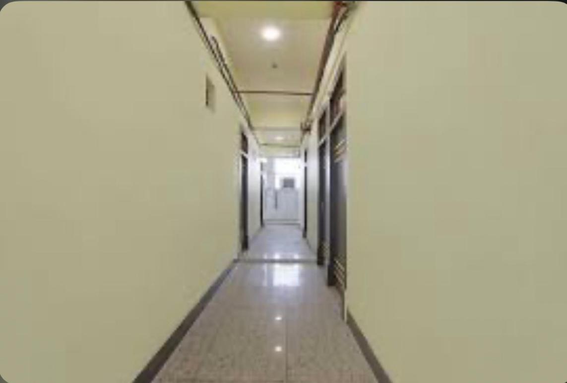 Hotel Mannu Grand Канпур Екстериор снимка