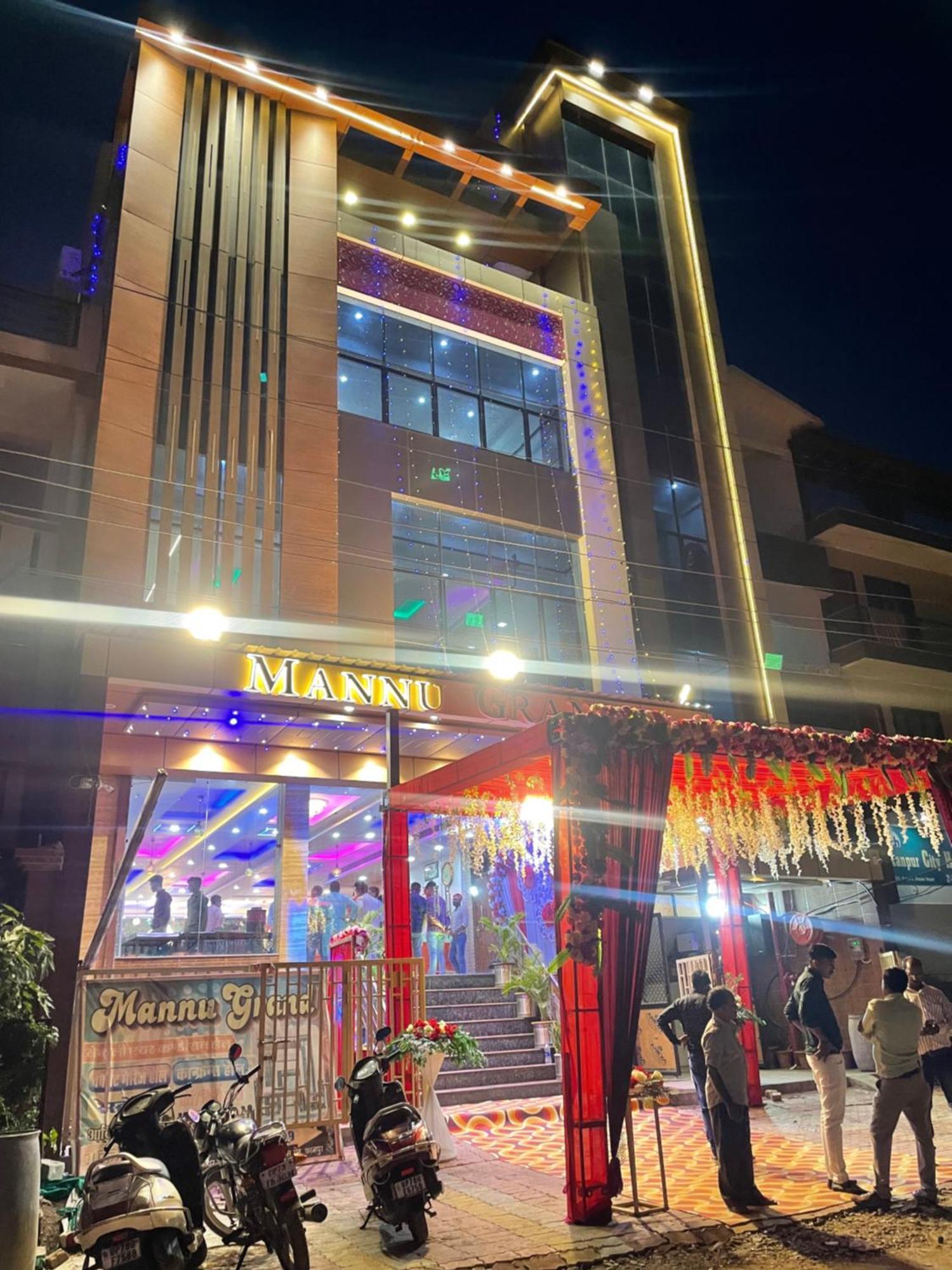 Hotel Mannu Grand Канпур Екстериор снимка